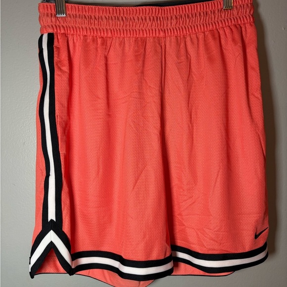 NWOT Nike Mens Basketball Shorts Athletic Gym Coral Black‎ White Stripe - Picture 1 of 4